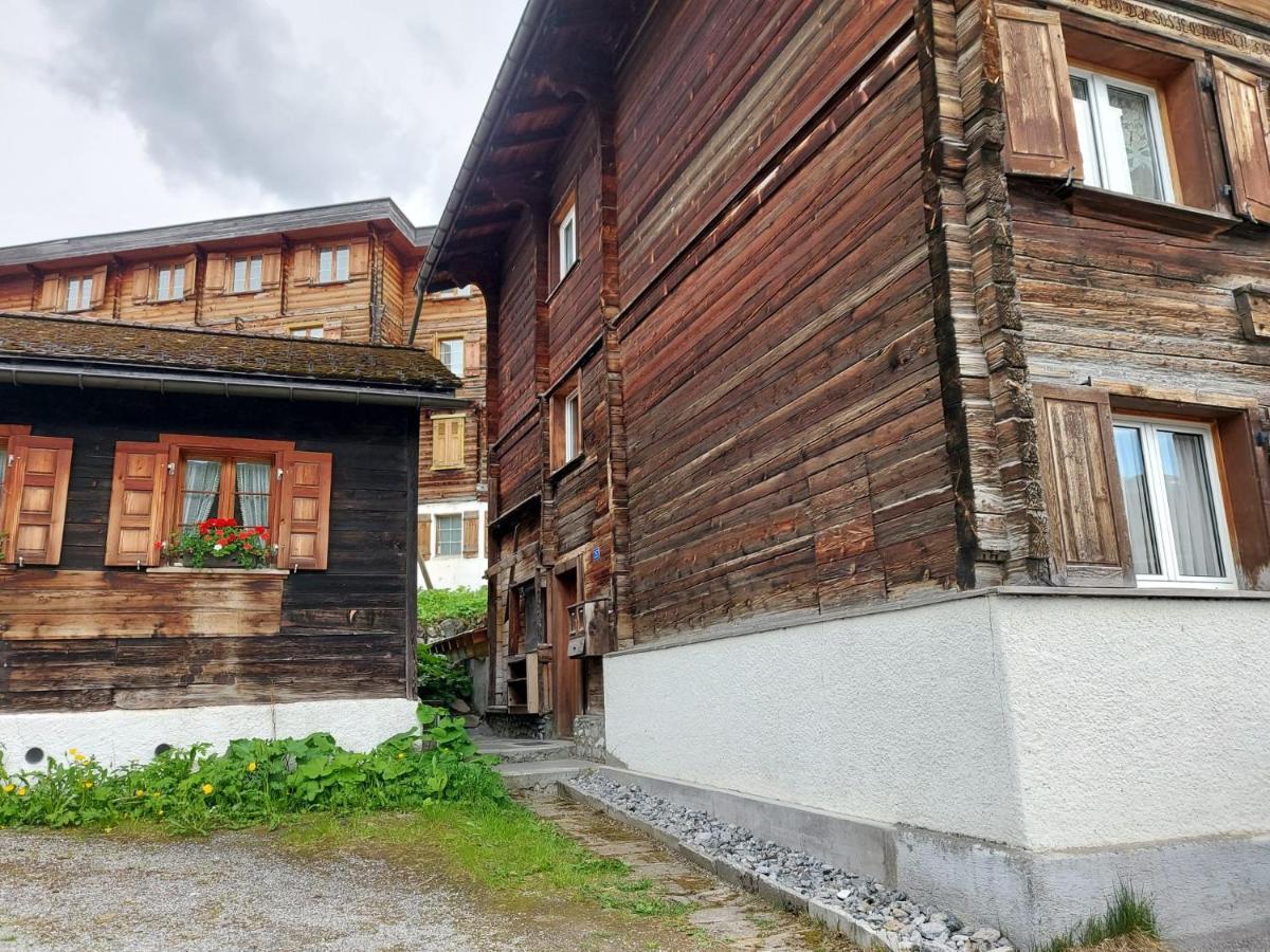 3. Im Nü-hus